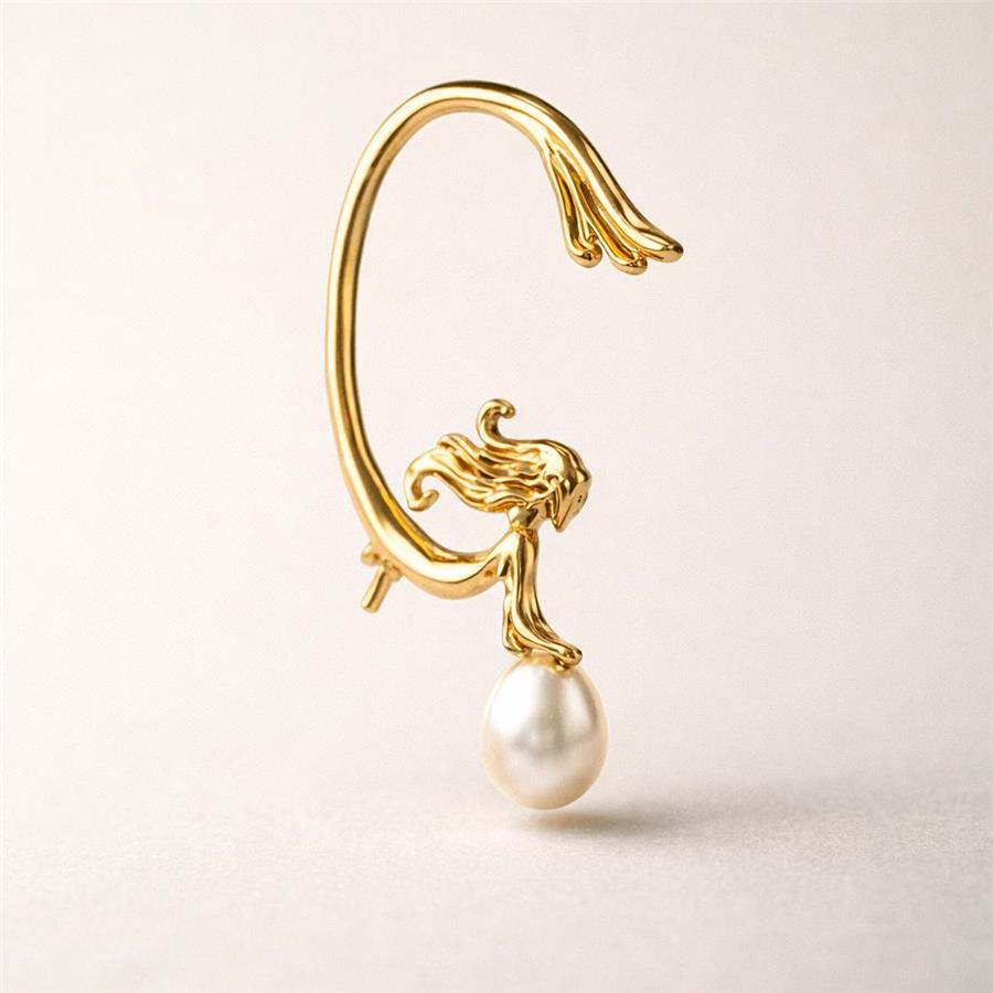 Isla Altın Renk Deniz Kızı Figürlü İnci Detaylı Cuff Küpe